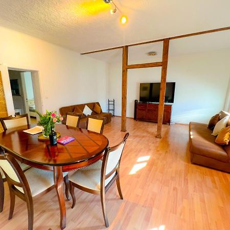 "Casa20200" 2 X Apartments Je 150Qm Fuer Business, Familien, Gruppen, Handwerker 15Min Von Berlin, Erdbeerhof, Outlet B5, 5Min Vom See Falkensee !! 2 Apartment Each 150Qm For Business , Families 15Min From Berlin!! Εξωτερικό φωτογραφία
