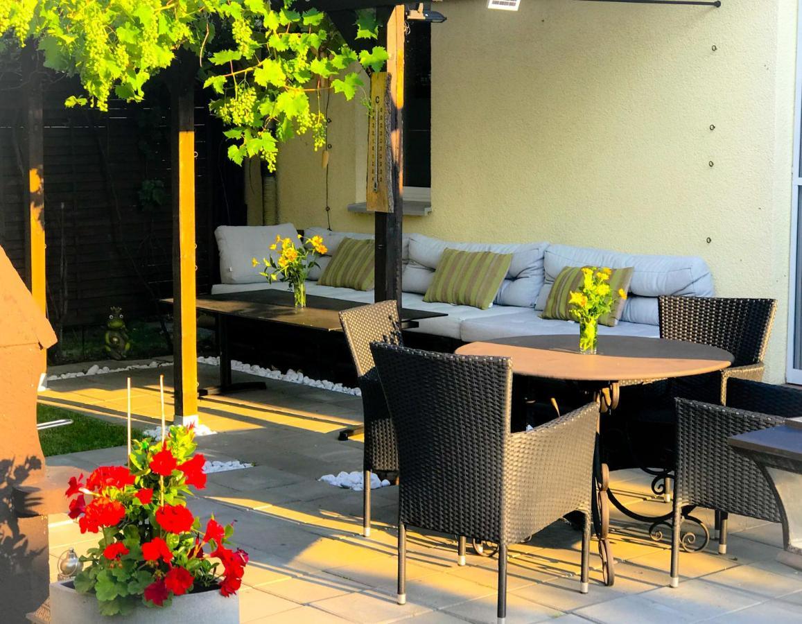 "Casa20200" 2 X Apartments Je 150Qm Fuer Business, Familien, Gruppen, Handwerker 15Min Von Berlin, Erdbeerhof, Outlet B5, 5Min Vom See Falkensee !! 2 Apartment Each 150Qm For Business , Families 15Min From Berlin!! Εξωτερικό φωτογραφία