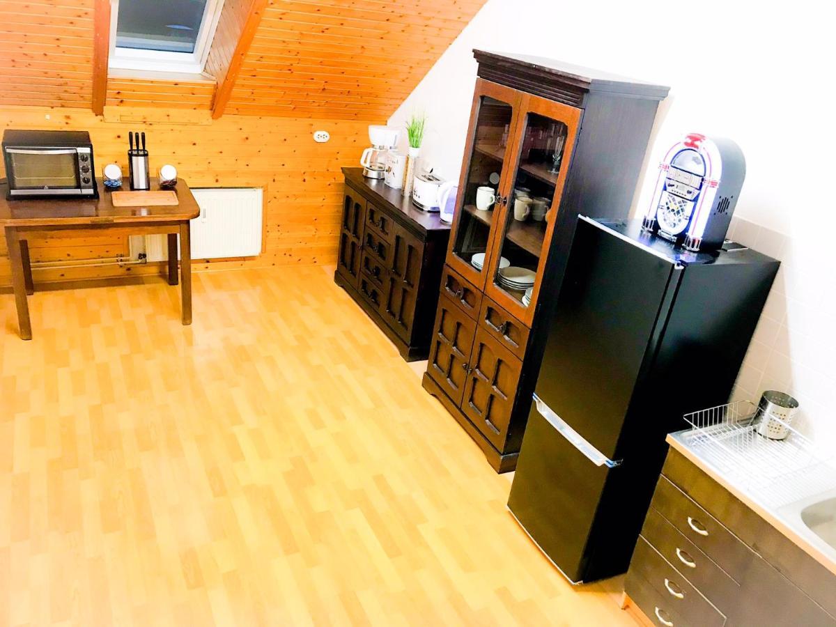 "Casa20200" 2 X Apartments Je 150Qm Fuer Business, Familien, Gruppen, Handwerker 15Min Von Berlin, Erdbeerhof, Outlet B5, 5Min Vom See Falkensee !! 2 Apartment Each 150Qm For Business , Families 15Min From Berlin!! Εξωτερικό φωτογραφία